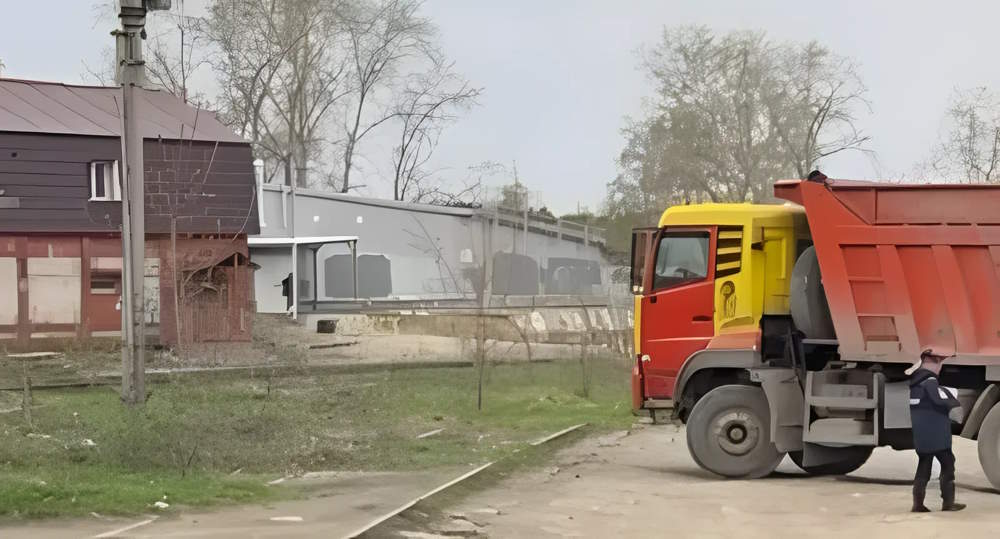 В Пермском крае водитель грузовика насмерть задавил женщину на тротуаре