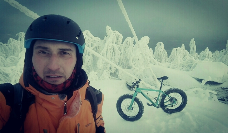Пермяк Дмитрий Лядов покорил на велосипеде одну из самых высоких вершин Прикамья - гору Полюд