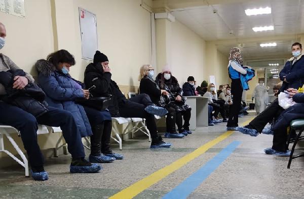 В Пермском крае за сутки выявлено 5,3 тысячи заболевших COVID-19