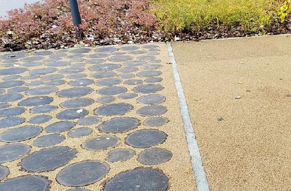 В Перми для покрытия пешеходных дорожек впервые стали использовать «каменный ковёр»