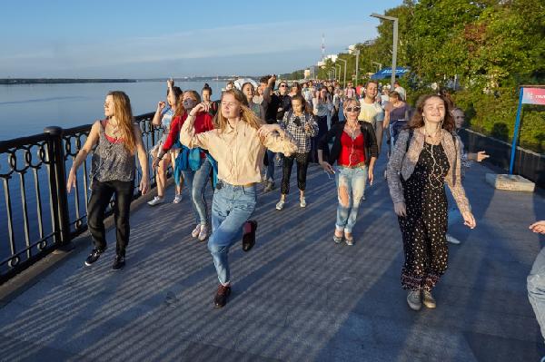 На улицах Перми вновь запустят  танцевальные прогулки     