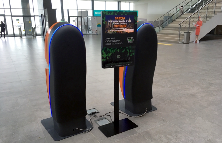 В пермском аэропорту появились бесплатные зарядные стойки для телефонов