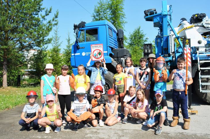 Энергетики Чусовских электрических сетей «Пермэнерго» проводят беседы на тему электробезопасности в летних детских лагерях 