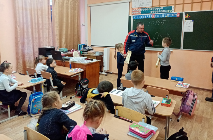 Энергетики «Пермэнерго» провели в сельских школах Краснокамского округа День безопасного электричества 