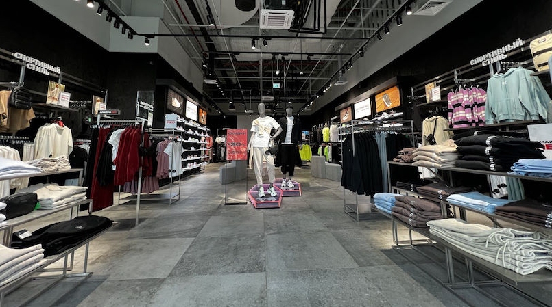 Бывшие магазины Puma в Перми открылись под брендом Amazing Red