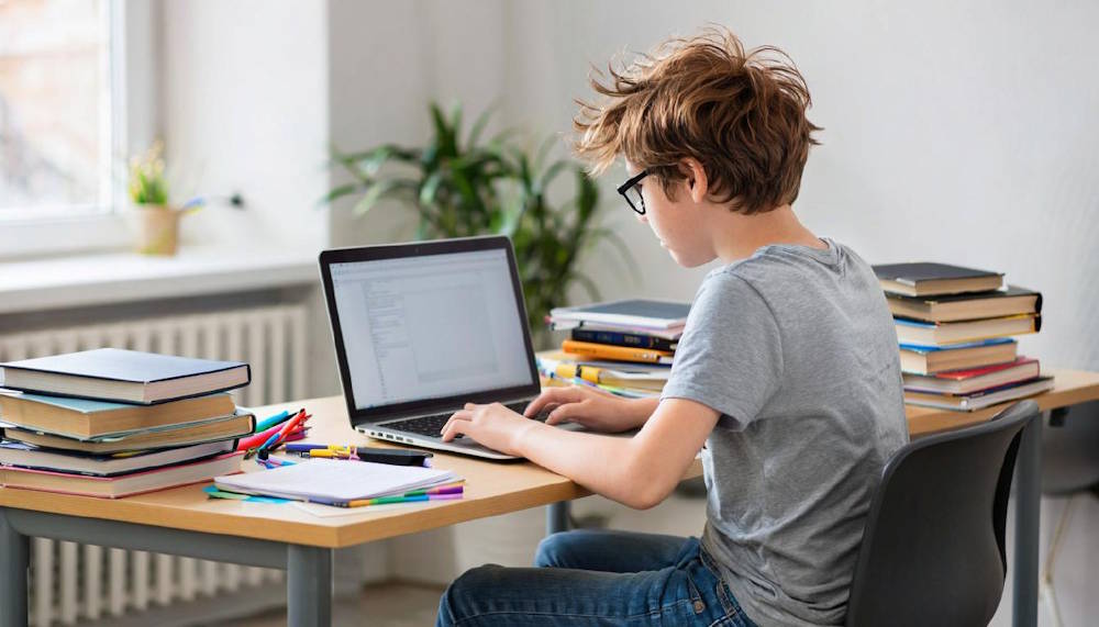 Пермские школьники начали использовать нейросети для выполнения «домашки»