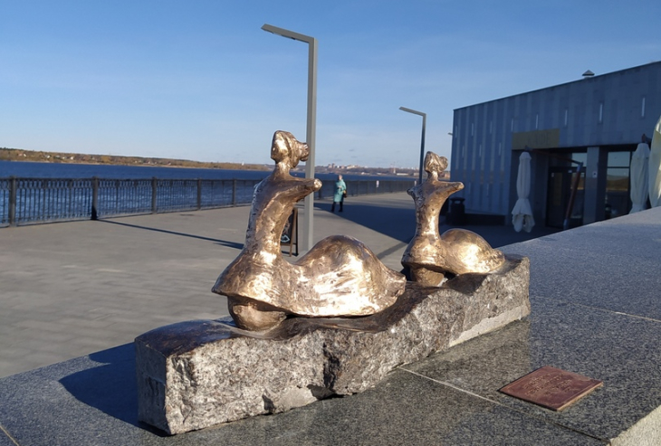 «Мать и дочь»