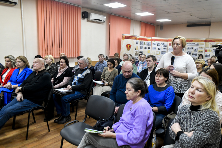 Мэр Перми Алексей Дёмкин встретился в инициативными жителями Ленинского района