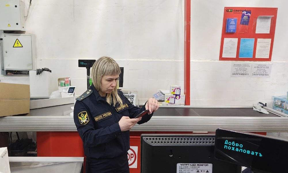 Приставы опечатали два магазина «Светофор» в Пермском крае
