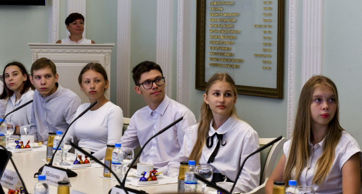 Пермские школьники представили мэру Алексею Дёмкину свои проекты к 300-летию города