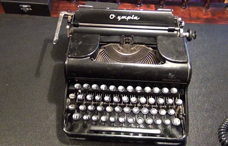 Пермская опера просит у зрителей четыре печатные машинки