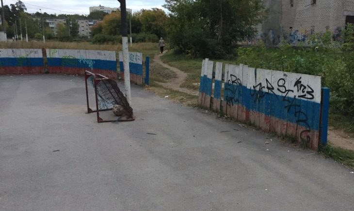 В Перми энтузиасты своими силами восстанавливают единственный бесплатный каток в Закамске