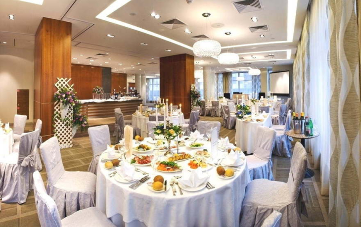 Губернатор региона Дмитрий Махонин примет 12 глав дипломатических миссий и 36 представителей дипломатических миссий разных государств.