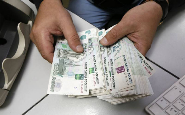Пермяки сняли со счетов 12 миллиардов рублей, но потом вернули