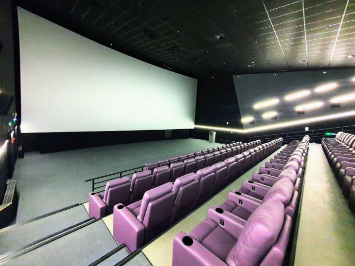 Девятизальный кинотеатр в «iMALL Эспланада» откроется 4 июня