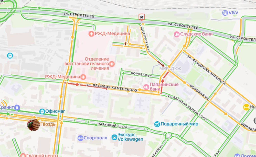 Из-за коммунальной аварии в микрорайоне Парковый затруднено движение транспорта