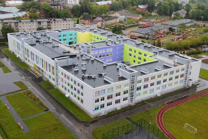 В декабре занятия в школе начнутся для начальных классов, в январе - для старшеклассников.