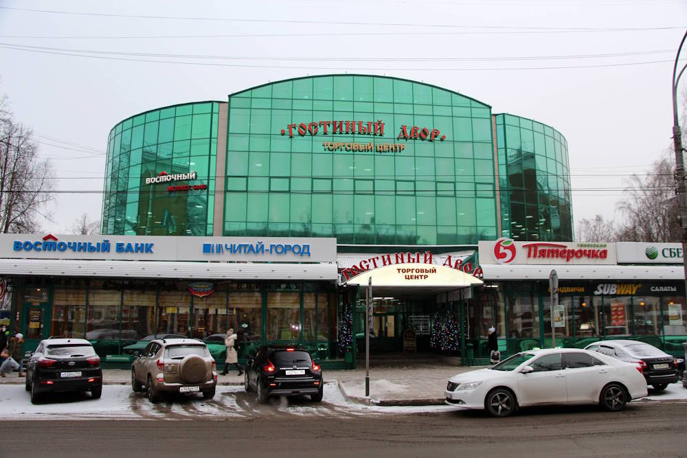 Власти Перми требуют снести два пристроя к торговому центру на Комсомольском проспекте