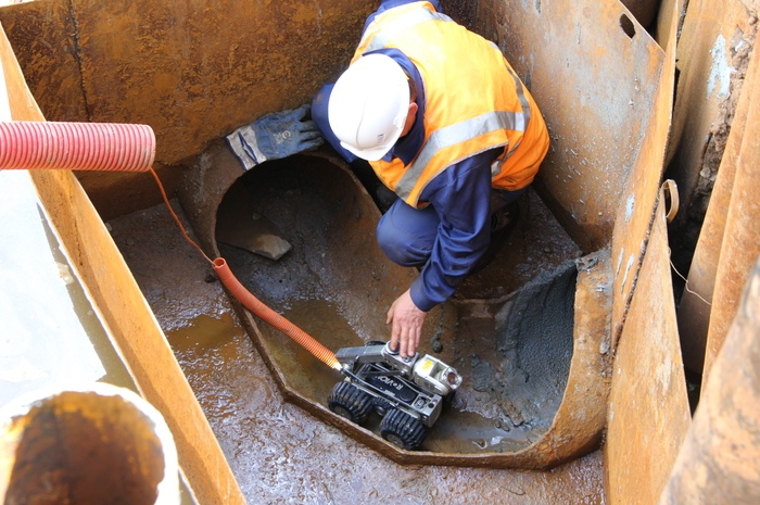 «НОВОГОР» санирует магистральный водовод в Свердловском районе