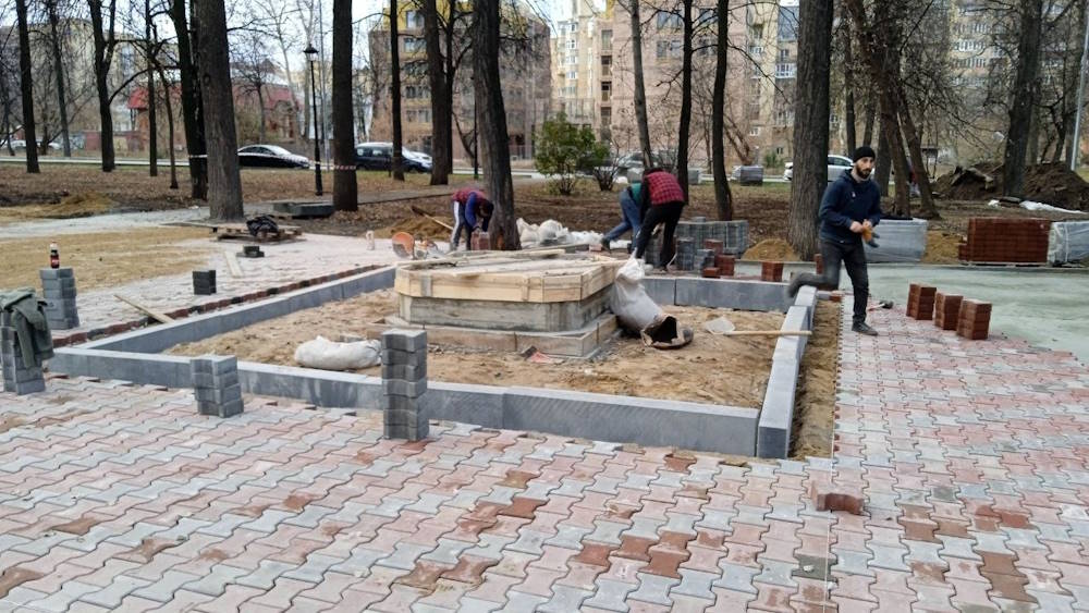 В Перми начались работы по установке памятника Достоевскому