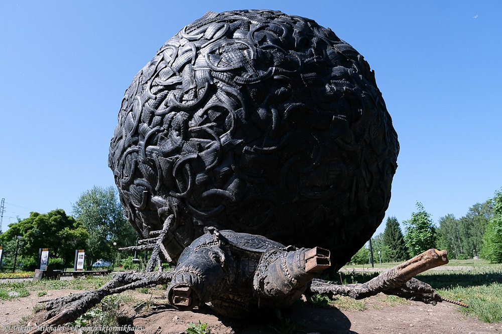В Перми сломали скульптуру «Жук-скарабей»