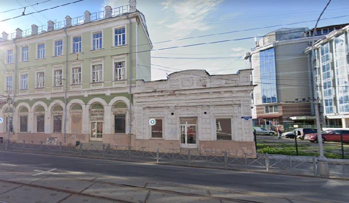 Старинное здание напротив администрации Перми отремонтируют к ноябрю