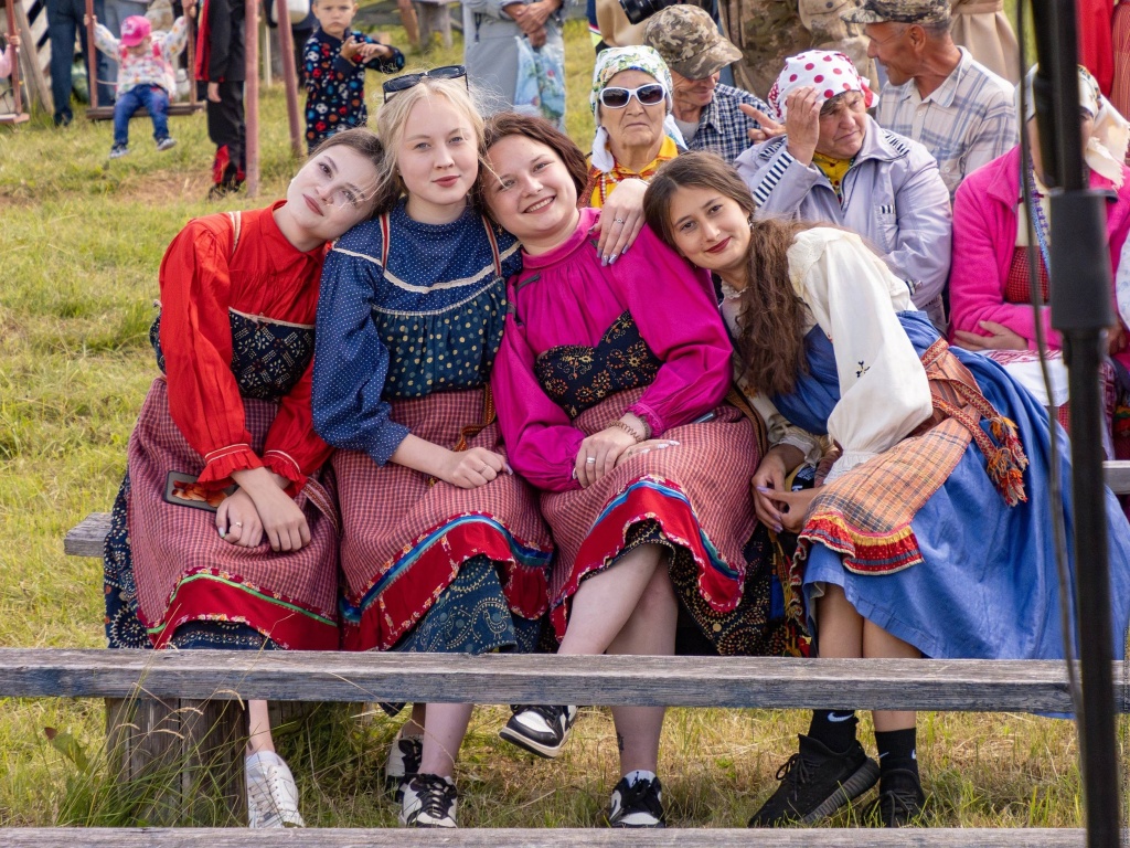 Выходные в Прикамье: коми-пермяцкая свадьба, йога на рассвете и масштабная народная кадриль