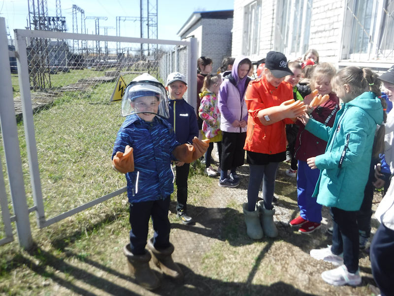 Энергетики «Пермэнерго» дошкольникам из Красновишерска о правилах электробезопасности 