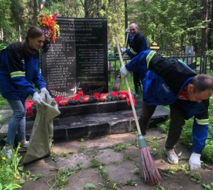 Энергетики «Пермэнерго» в канун Дня памяти и скорби привели в порядок территории у воинских памятников и мемориалов 