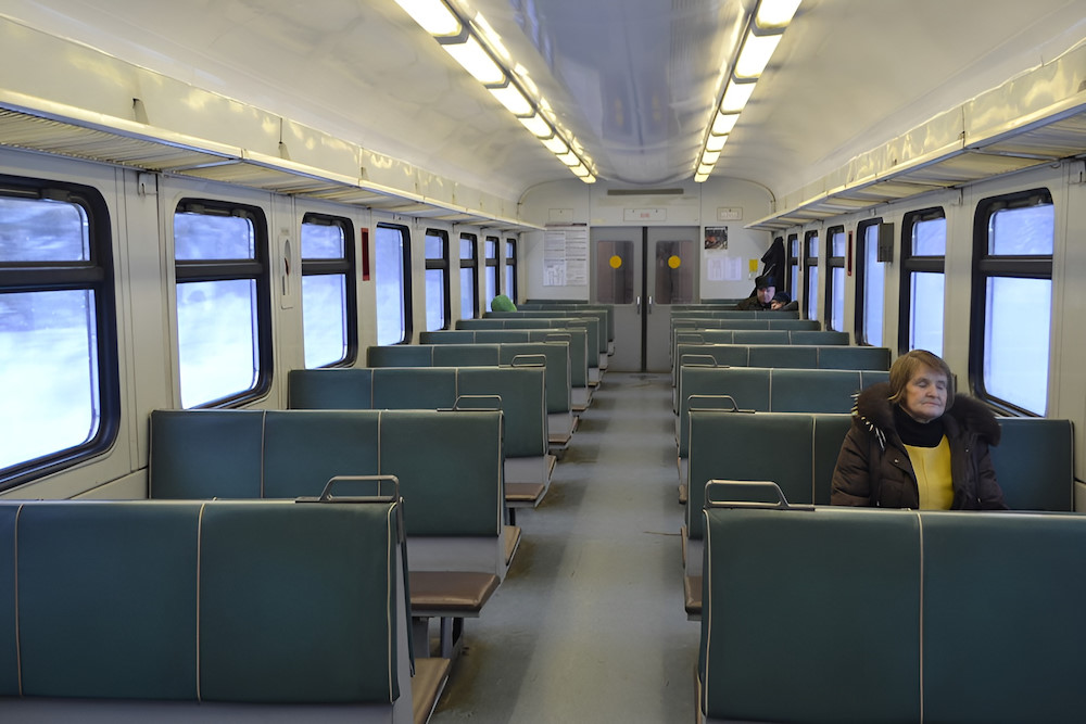 пермь 2 поезда. поезд ржд пермь. поезд пермь 2. эд2т электропоезд пермь. электричка левшино пермь 2.