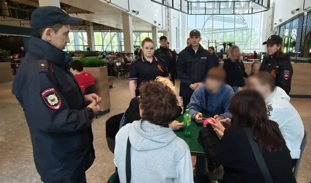 Полиция начала штрафовать подростков в торговых центрах Перми