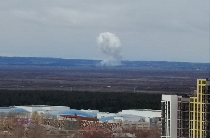 В соцсетях появились фотографии облака дыма в правобережной части Перми 