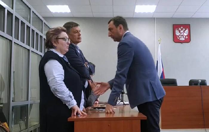 Суд попытается найти обвиняемую по делу о растрате Елену Найданову