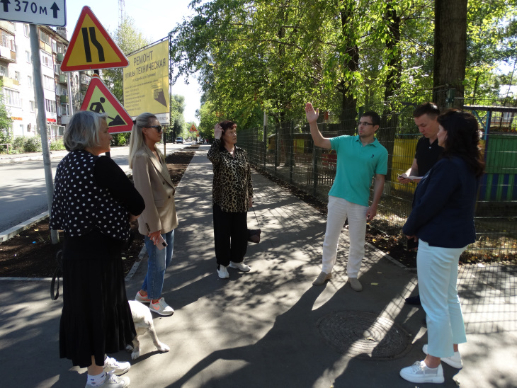 «Партийный десант» проверил ход реконструкции трёх улиц Мотовилихи