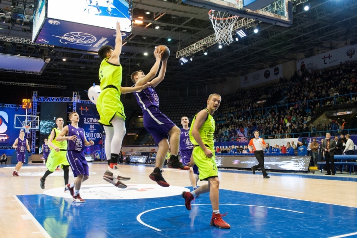 Лучшие школьные баскетбольные команды России определились в Суперфинале ШБЛ «КЭС-Баскет» в Перми.