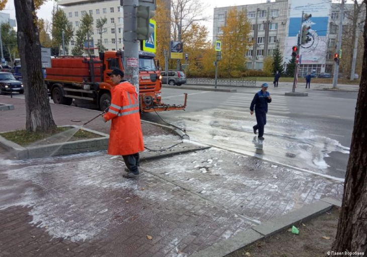 В Перми снова начали мыть улицы с антисептиком