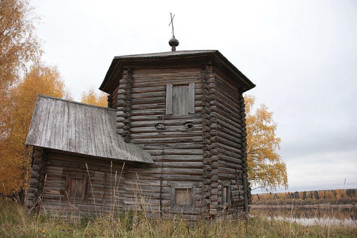 Древнейшую деревянную церковь на Урале должны отреставрировать до конца года