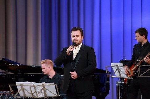 «ЛУКОЙЛ» организовал концерты с участием известных оперных певцов