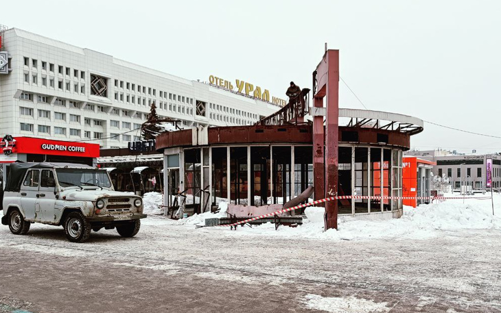В центре Перми возле ЦУМа начали сносить киоски