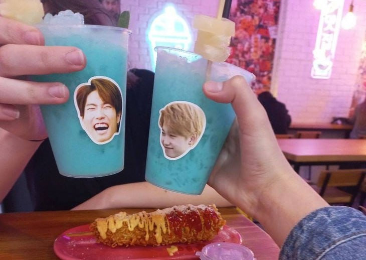 Чико рико кафе москва. Chicko киров. Extras печать. Chicko киров. Чико рико эмблема.