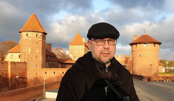 В «аудиосериал» вошли произведения писателя от фантастической повести «Охота на «Большую Медведицу»» до «Теней тевтонов».