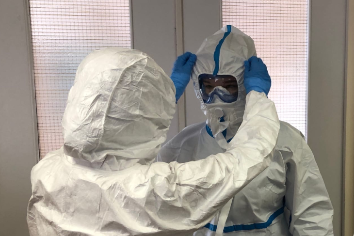 Выписался за сутки 341 человек. 