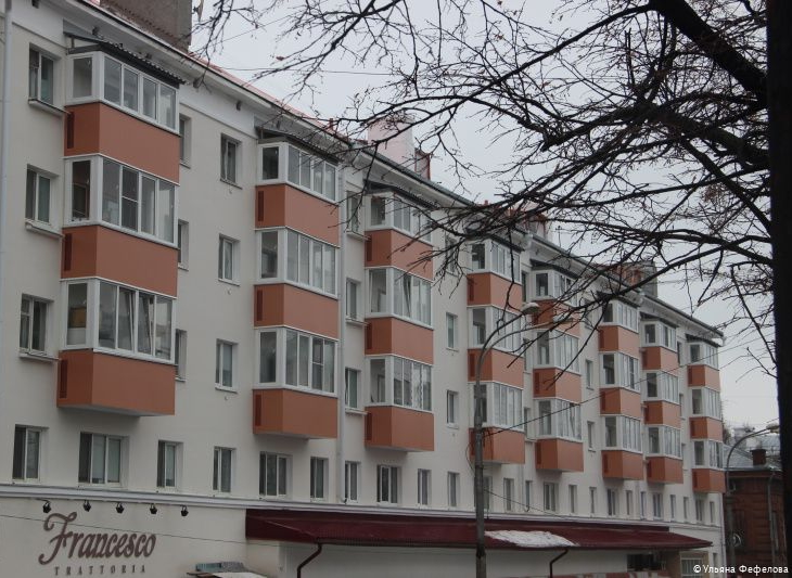 Отремонтированы первые шесть фасадов домов на Комсомольском проспекте