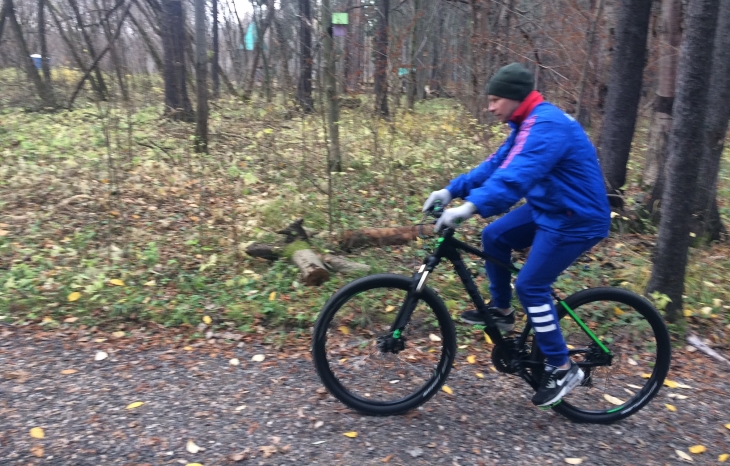 В Перми завершилось благоустройство велотропы в Черняевском лесу. 