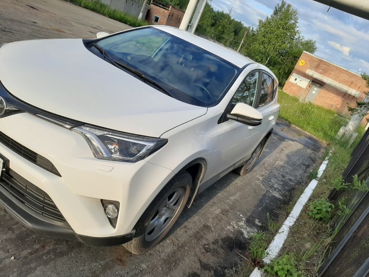 Жительница Березников лишилась новой «Тойоты» из-за долгов за тепло