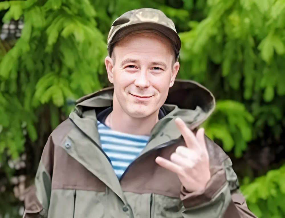 В Добрянке простятся с погибшим 28-летним десантником Леонидом Семериковым