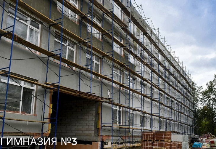 На Гайве завершается строительство школы на тысячу мест