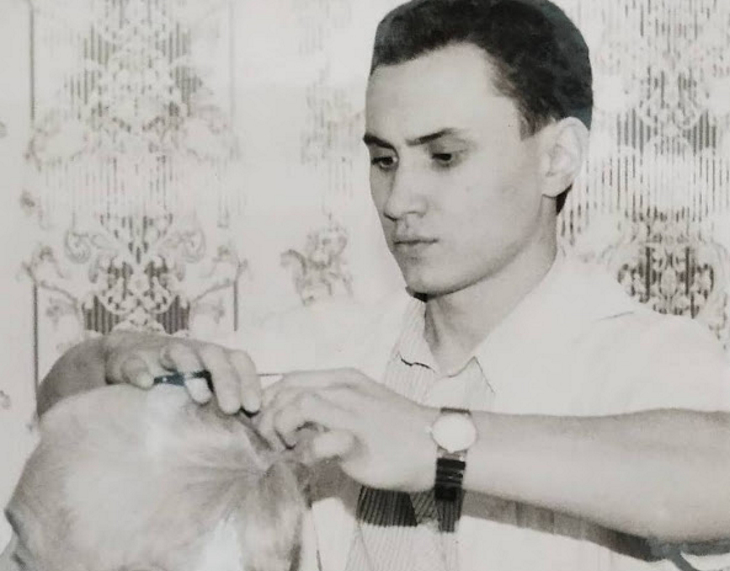 Bril Pensionerov Strig Gubernatora I Mera Kak Permskij Muzhchina Parikmaher Proshel Put Ot Sovetskogo Salona Do Svoego Barbershopa Novosti Permi I Permskogo Kraya Ia Tekst