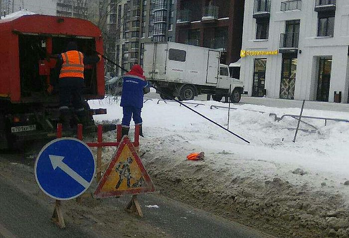 Из-за строительного мусора засорилась канализация 