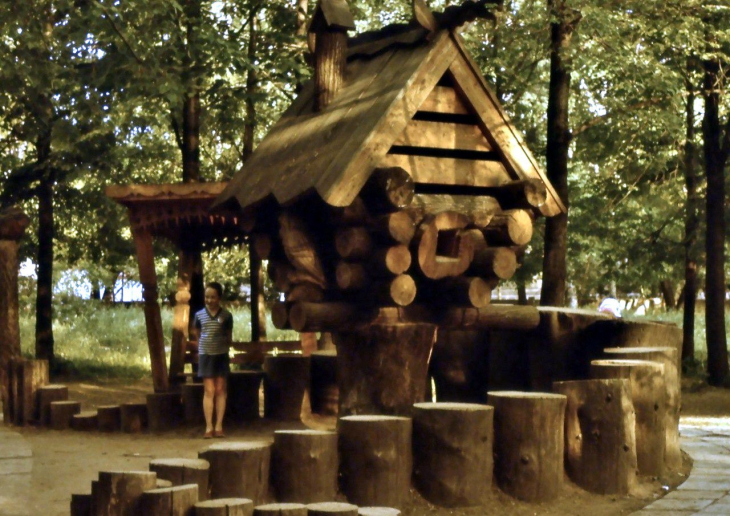 Как выглядели детские площадки в советской Перми